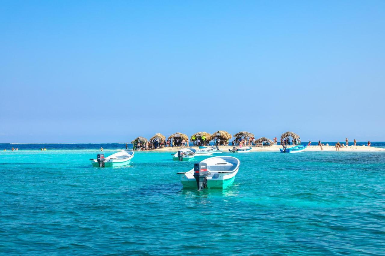 Paradise Island Beach Resort 푼타 루시아 외부 사진
